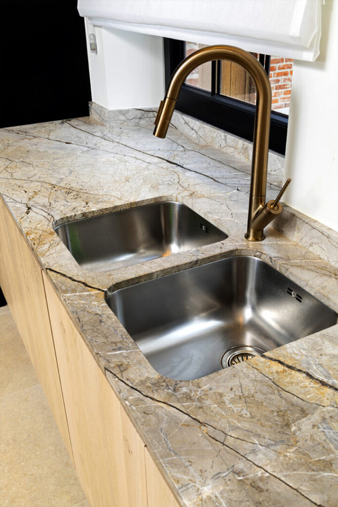 Moens-natuursteen-Erpe-Mere-keukenblad-modern_7